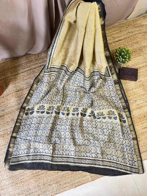IMG_7433.JPG Black & Cream Handprint Bagru