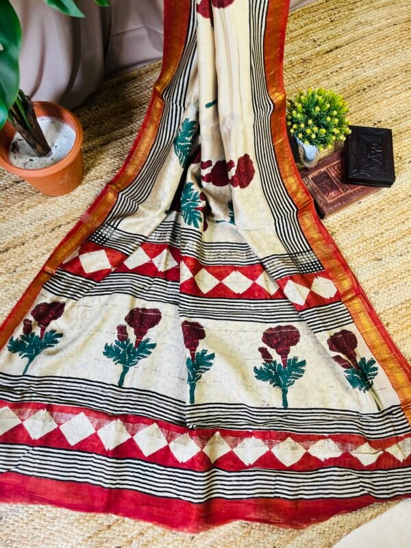 IMG_7449.JPG Red & Cream with Flower Motif Bagru