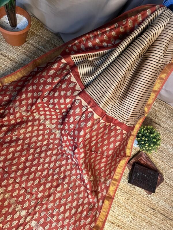 Leaf Printed Checkered Bagru Saree